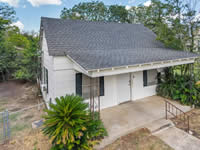 214 McCullough, Cuero, TX 77954