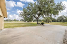 246 Royal Oaks #1, Yorktown, TX 78164