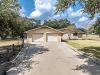 246 Royal Oaks #1, Yorktown, TX 78164