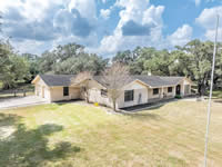 246 Royal Oaks #1, Yorktown, TX 78164