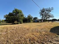 305 N. Riedel, Yorktown, TX 78164