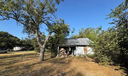 305 N. Riedel, Yorktown, TX 78164