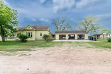 310 E. Sixth St., Nordheim, TX 78141