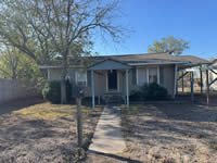607 Lavaca, Cuero, TX 77954