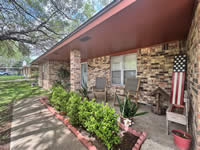 807 W. Tenth St., Yorktown, TX 78164