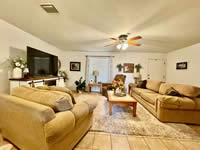 807 W. Tenth St., Yorktown, TX 78164