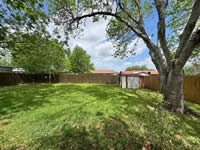 807 W. Tenth St., Yorktown, TX 78164