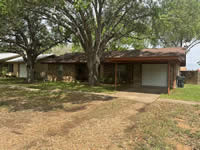 807 W. Tenth St., Yorktown, TX 78164