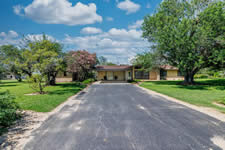 house for sale in Yorktown Texas