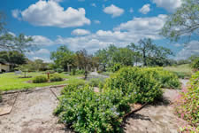 94 Crestview Rd., Yorktown, TX 78164