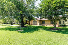 94 Crestview Rd., Yorktown, TX 78164