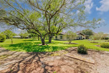 94 Crestview Rd., Yorktown, TX 78164